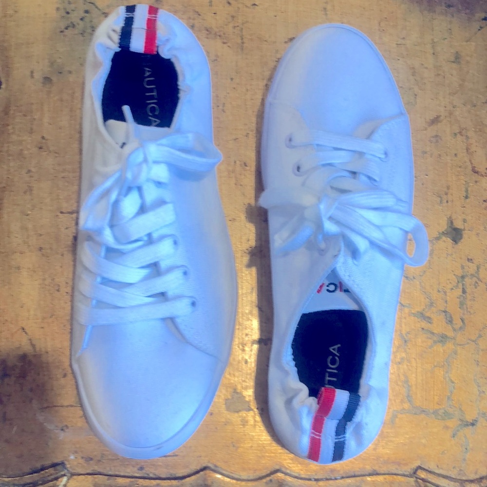 Nautica tennis shoes , size 7 1/2 never been worn!!!